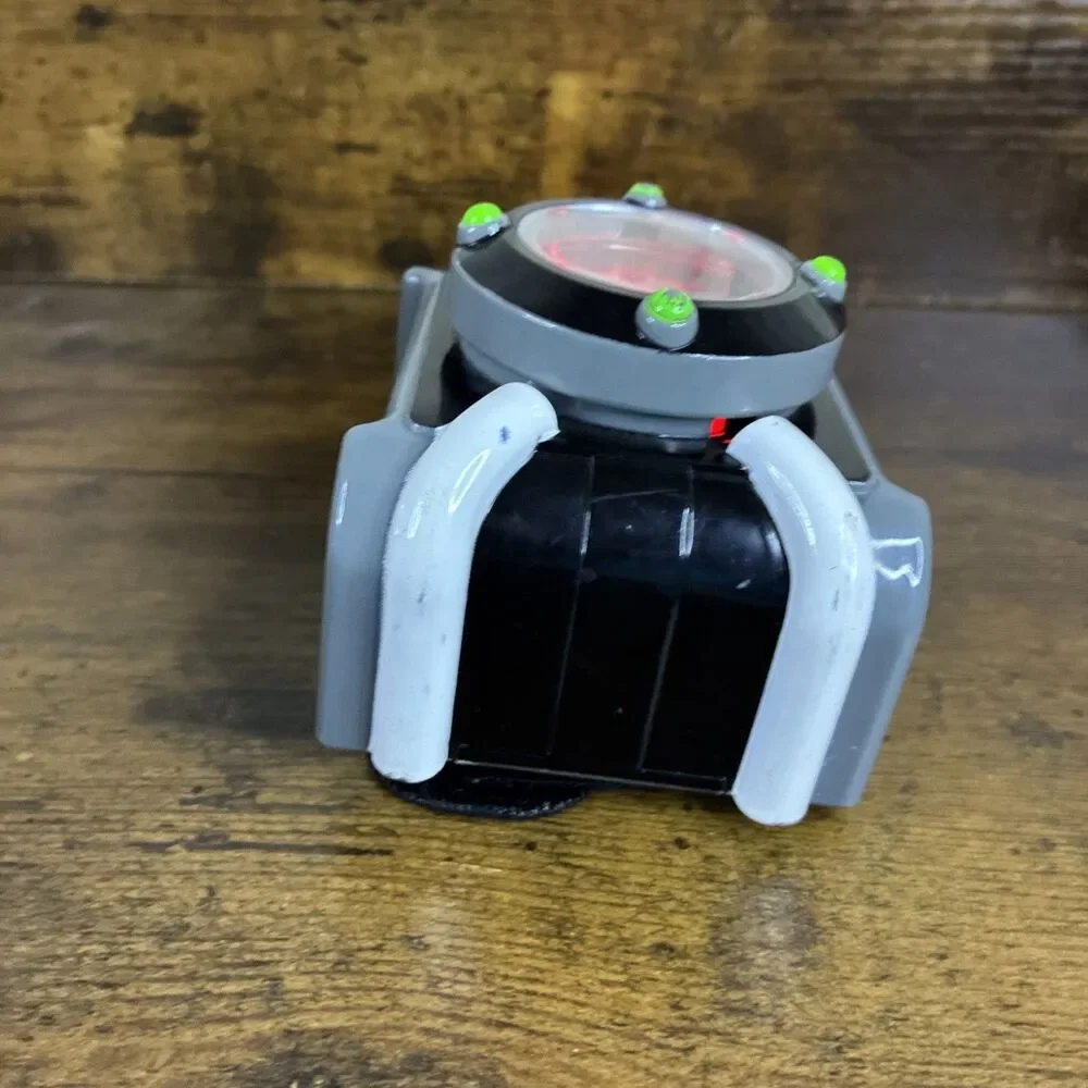 Ben 10 Deluxe Omnitrix FX Watch  w/Ben/Alien Voices Lights Sound Playmates 2017